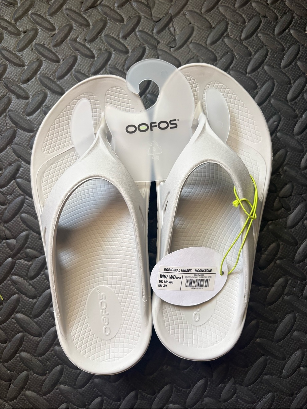 OOFOS Recovery Sandal NWT